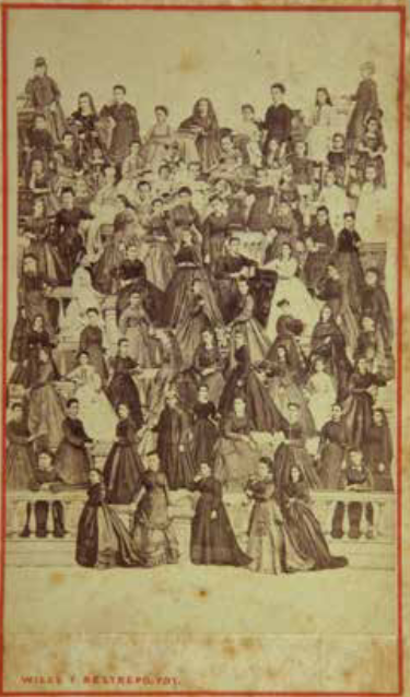 Mosaico de mujeres, de Wills y Restrepo. Circa 1880. Archivo Fotográfico BPP